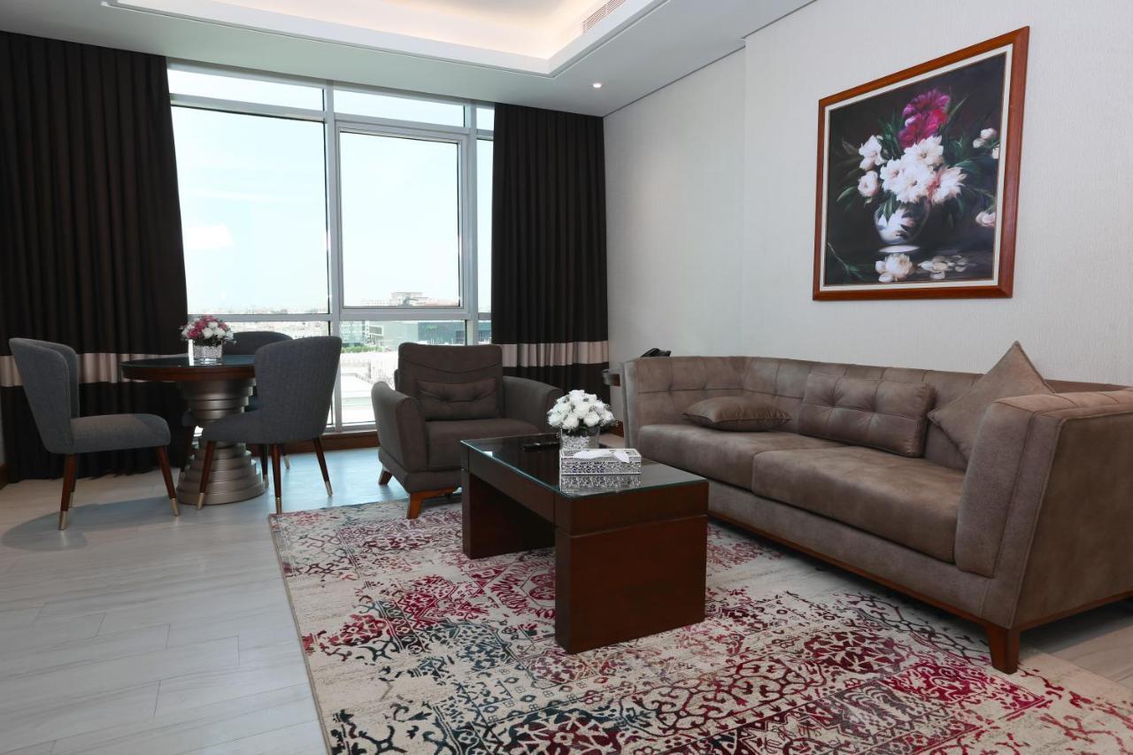Weekend Hotel Sari Cidde Dış mekan fotoğraf