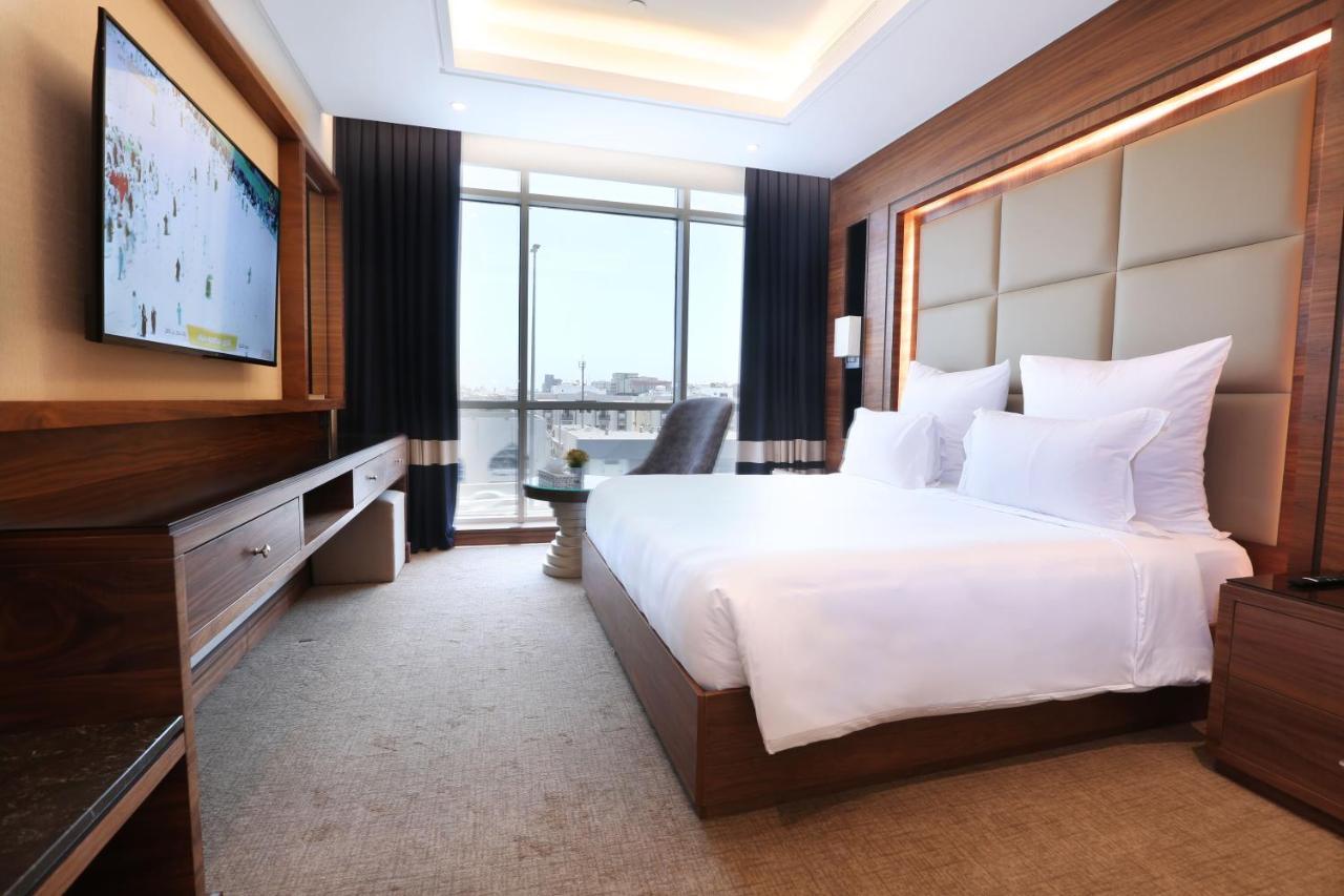 Weekend Hotel Sari Cidde Dış mekan fotoğraf