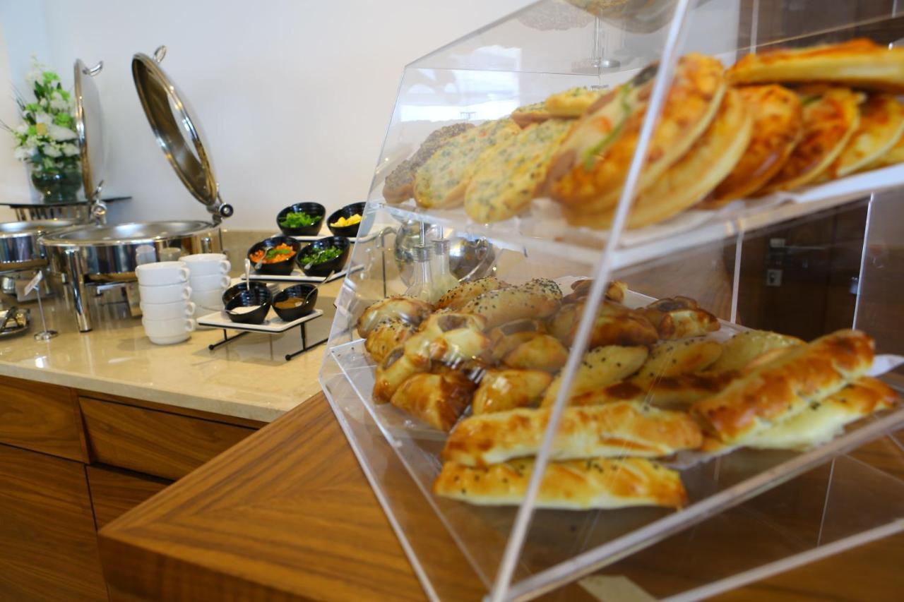 Weekend Hotel Sari Cidde Dış mekan fotoğraf